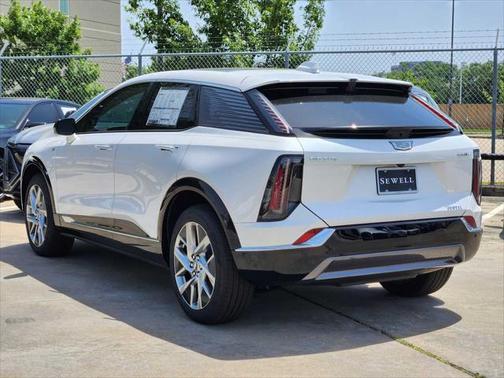 2025 Cadillac OPTIQ Luxury 1 AWD