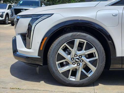 2025 Cadillac OPTIQ Luxury 1 AWD