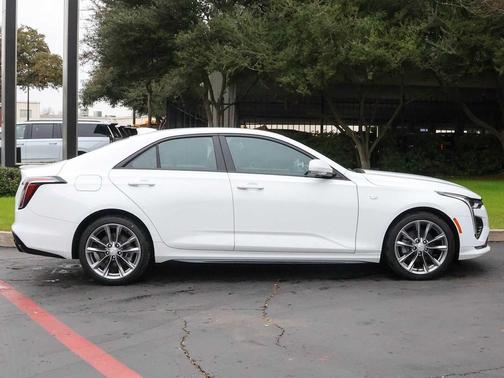 2025 Cadillac CT4 Sport RWD