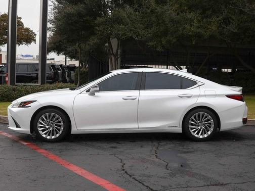 2021 Lexus ES 300h Ultra Luxury