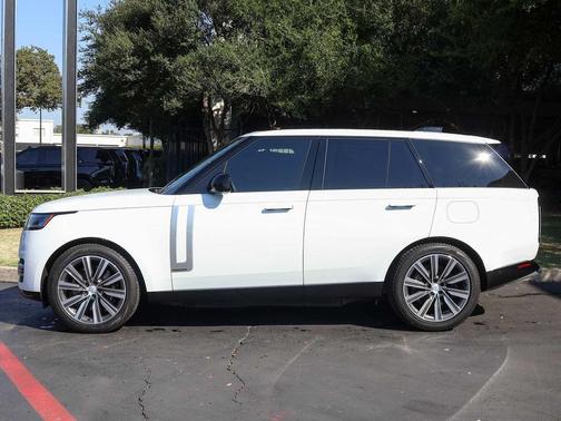 2025 Land Rover Range Rover P550e Autobiography