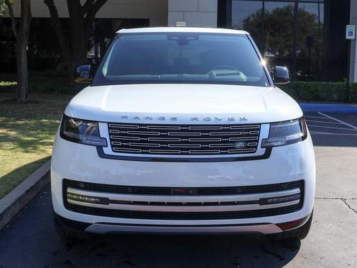 2025 Land Rover Range Rover P550e Autobiography