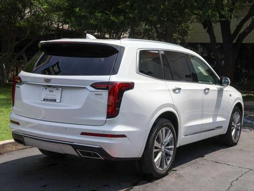 2022 Cadillac XT6 Premium Luxury FWD