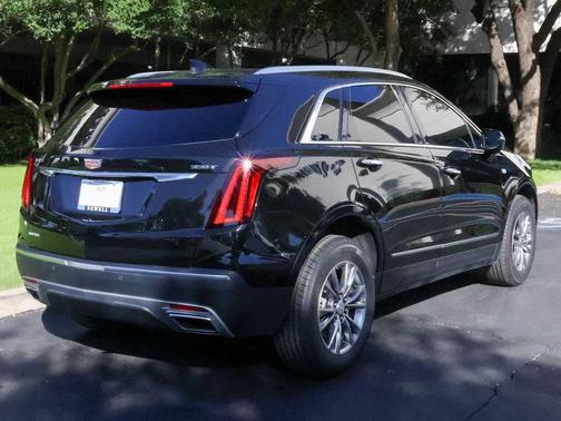 2022 Cadillac XT5 Premium Luxury