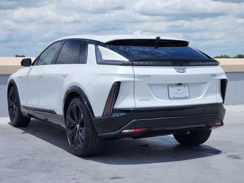 2025 Cadillac LYRIQ Sport