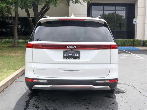2023 Kia Carnival SX