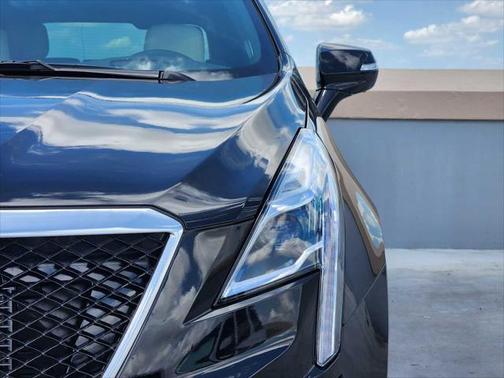 2025 Cadillac XT5 Sport