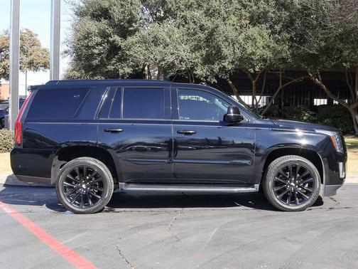 2020 Cadillac Escalade Luxury