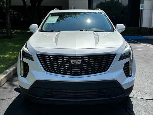 Crystal White Tricoat 2020 Cadillac XT4 Luxury