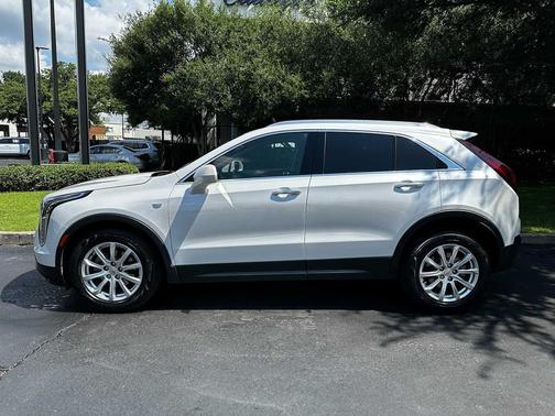 Crystal White Tricoat 2020 Cadillac XT4 Luxury