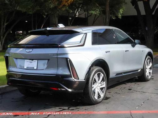 2024 Cadillac LYRIQ Tech