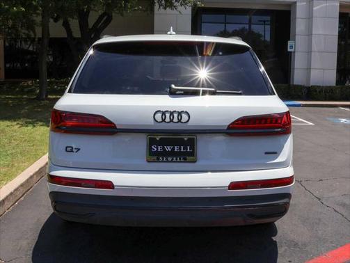 2022 Audi Q7 45 Premium Plus