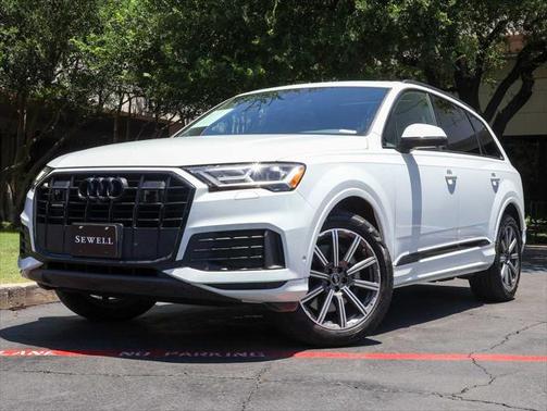 2022 Audi Q7 45 Premium Plus
