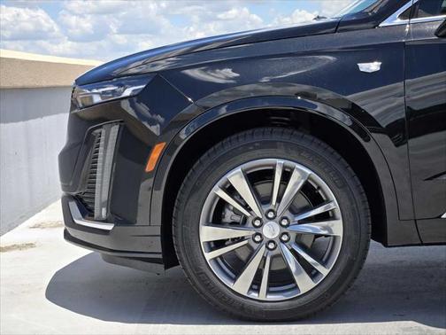 2025 Cadillac XT6 Premium Luxury FWD