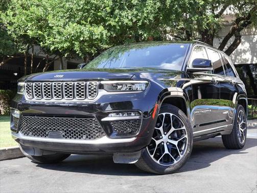 2022 Jeep Grand Cherokee Summit