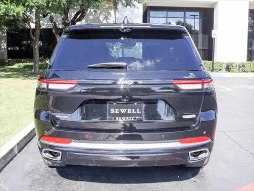 2022 Jeep Grand Cherokee Summit