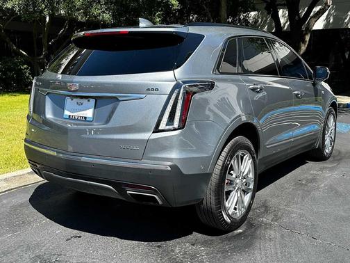 Argent Silver Metallic 2024 Cadillac XT5 Sport