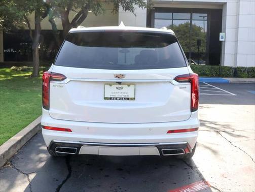 2022 Cadillac XT6 Premium Luxury FWD