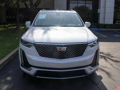2022 Cadillac XT6 Premium Luxury FWD