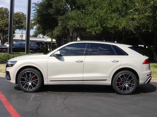 2022 Audi Q8 55 Premium Plus