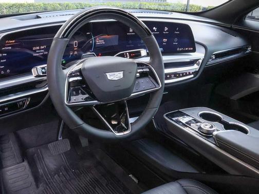 2025 Cadillac LYRIQ Sport