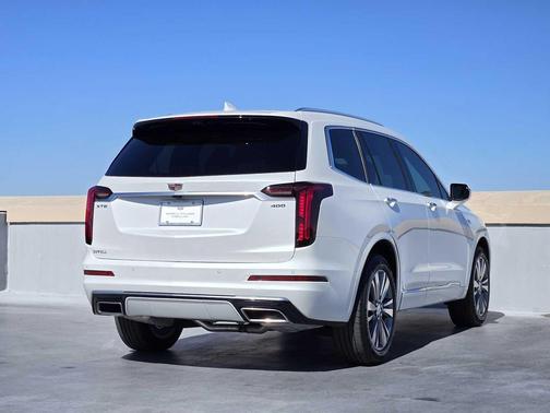 2025 Cadillac XT6 Premium Luxury FWD