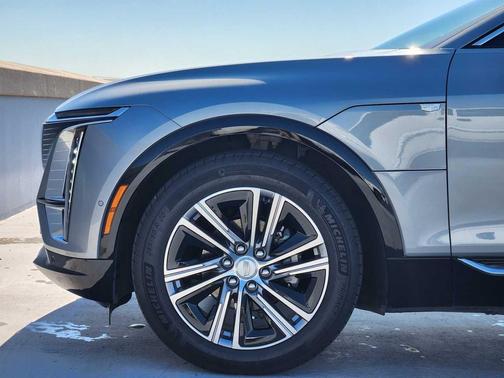 Argent Silver Metallic 2026 Cadillac LYRIQ Luxury