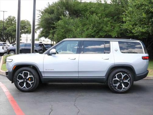 2023 Rivian R1S Adventure