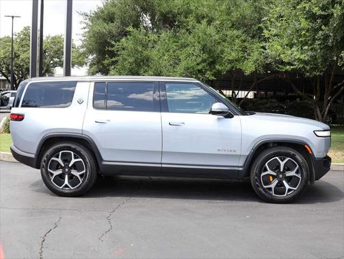2023 Rivian R1S Adventure