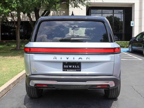 2023 Rivian R1S Adventure