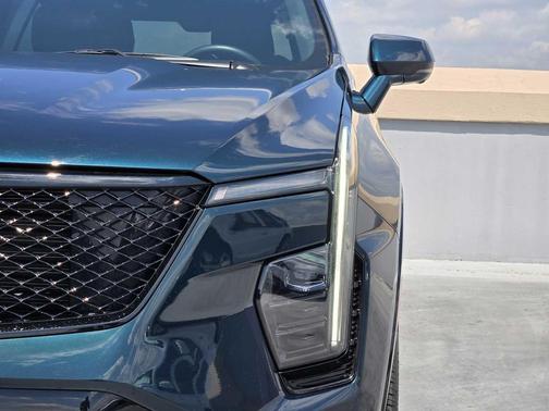 2025 Cadillac XT4 Sport