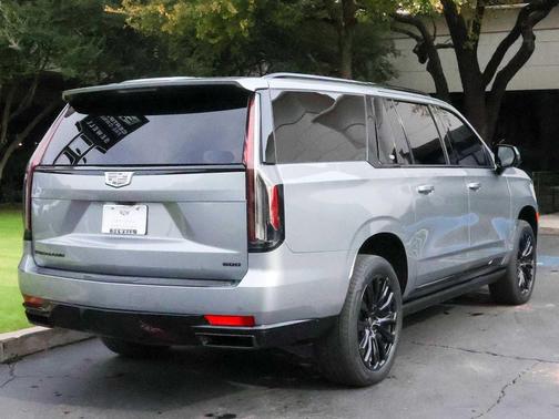 2023 Cadillac Escalade ESV Sport