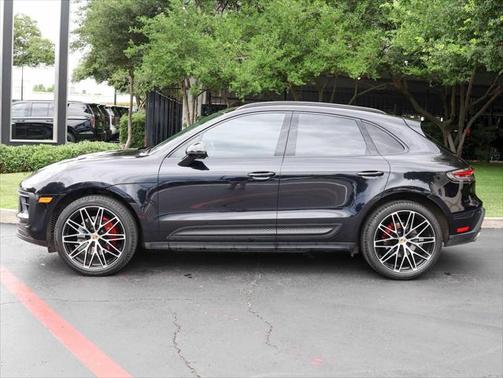 2023 Porsche Macan Base