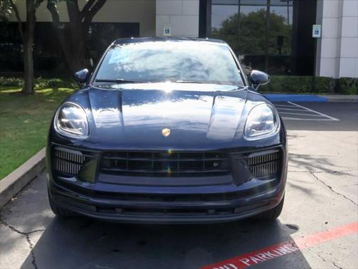 2022 Porsche Macan Base