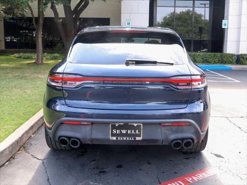 2022 Porsche Macan Base