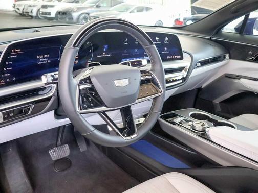2024 Cadillac LYRIQ Sport