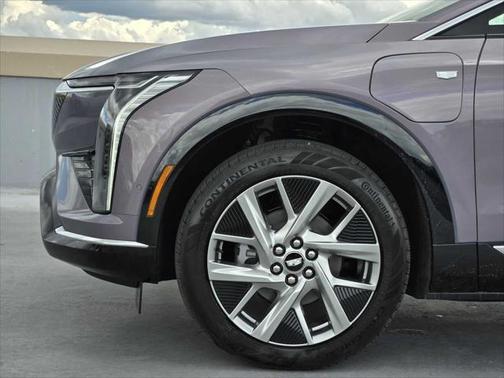 2025 Cadillac OPTIQ Luxury 1 AWD