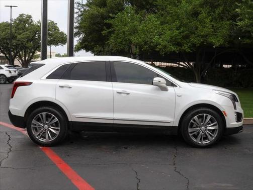 2022 Cadillac XT5 Premium Luxury