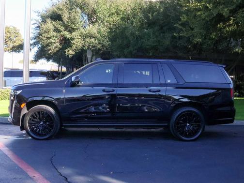 2022 Cadillac Escalade ESV Sport