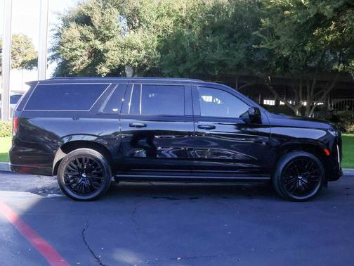 2022 Cadillac Escalade ESV Sport