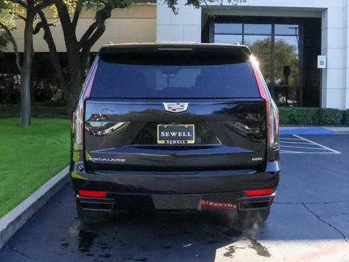 2022 Cadillac Escalade ESV Sport