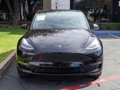 2022 Tesla Model Y Long Range Dual Motor All-Wheel Drive