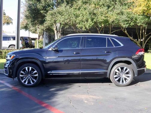 2022 Volkswagen Atlas Cross Sport 3.6L V6 SEL Premium R-Line