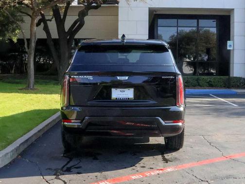 2025 Cadillac Escalade IQ Sport 1