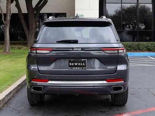 2023 Jeep Grand Cherokee Summit