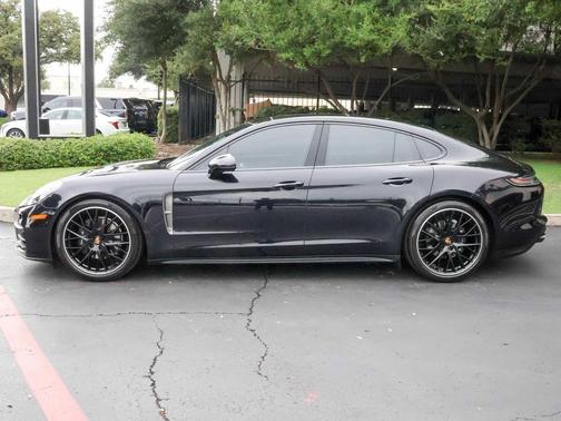 2022 Porsche Panamera Panamera Platinum Edition