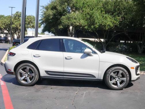 2024 Porsche Macan AWD