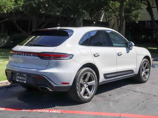 2024 Porsche Macan AWD
