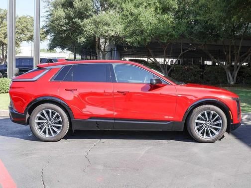 2024 Cadillac LYRIQ Sport