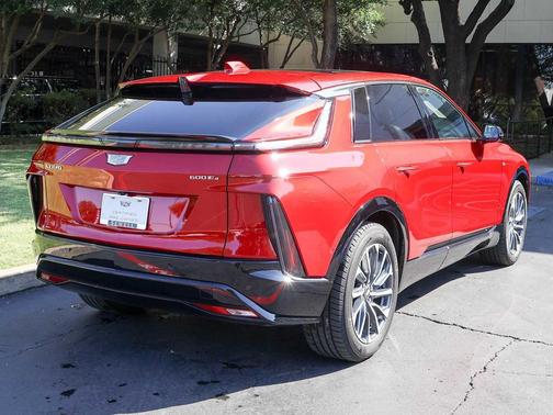 2024 Cadillac LYRIQ Sport